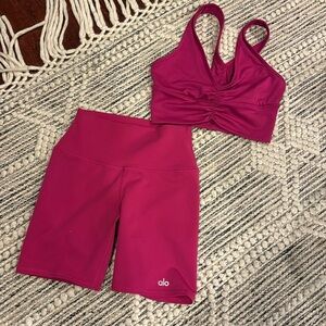 Alo set: like new! Worn once. Wild thing bra xs Airbrush 5” bike shorts xxs